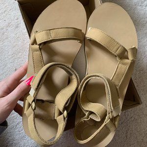 Tevas W Midform Universal Leather - Desert Sand - Size 10